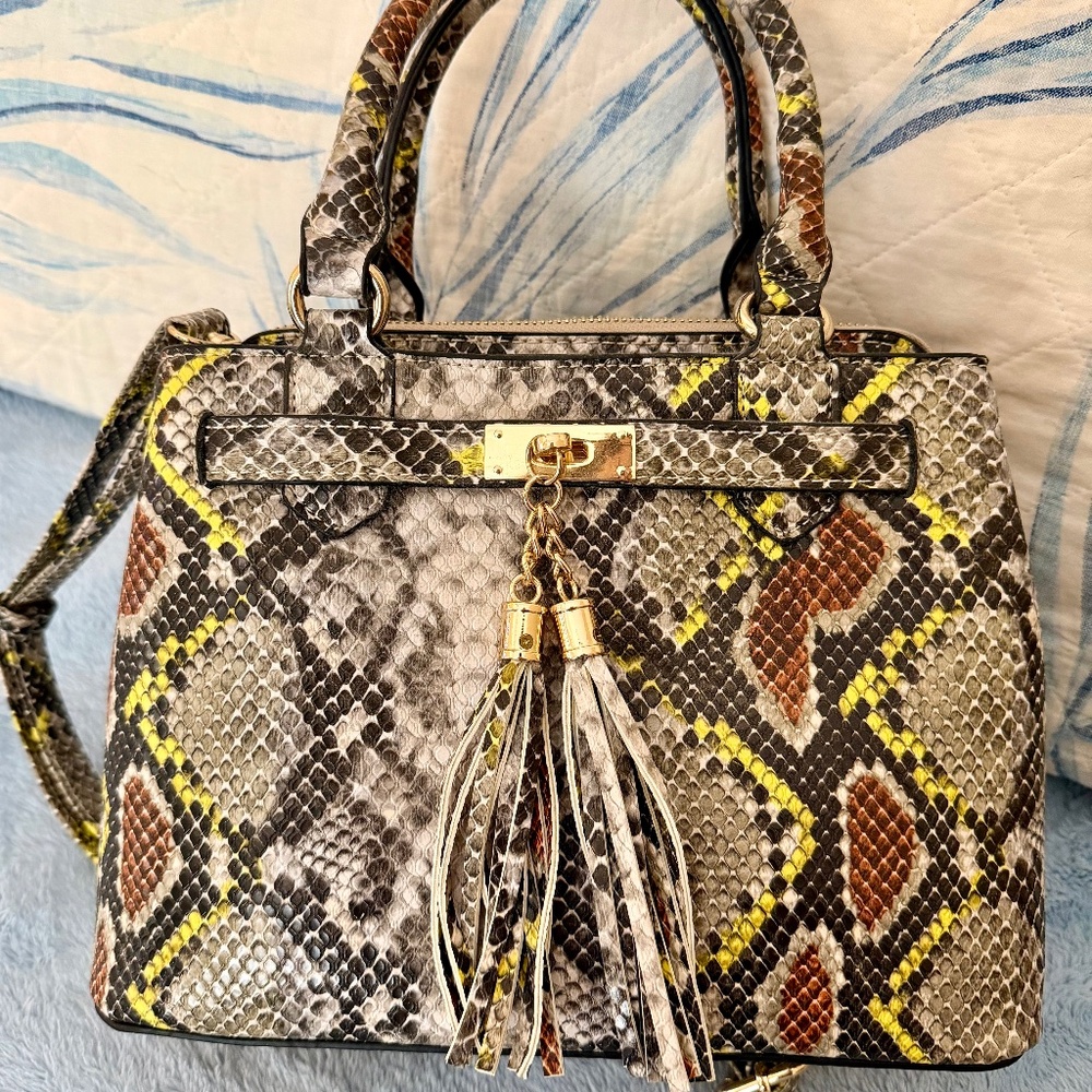 Snakeskin Print Bag⭐️ PYTHON SHOULDER LOCK CROSSBODY HANDBAG NEW W/TAGS NEUTRAL